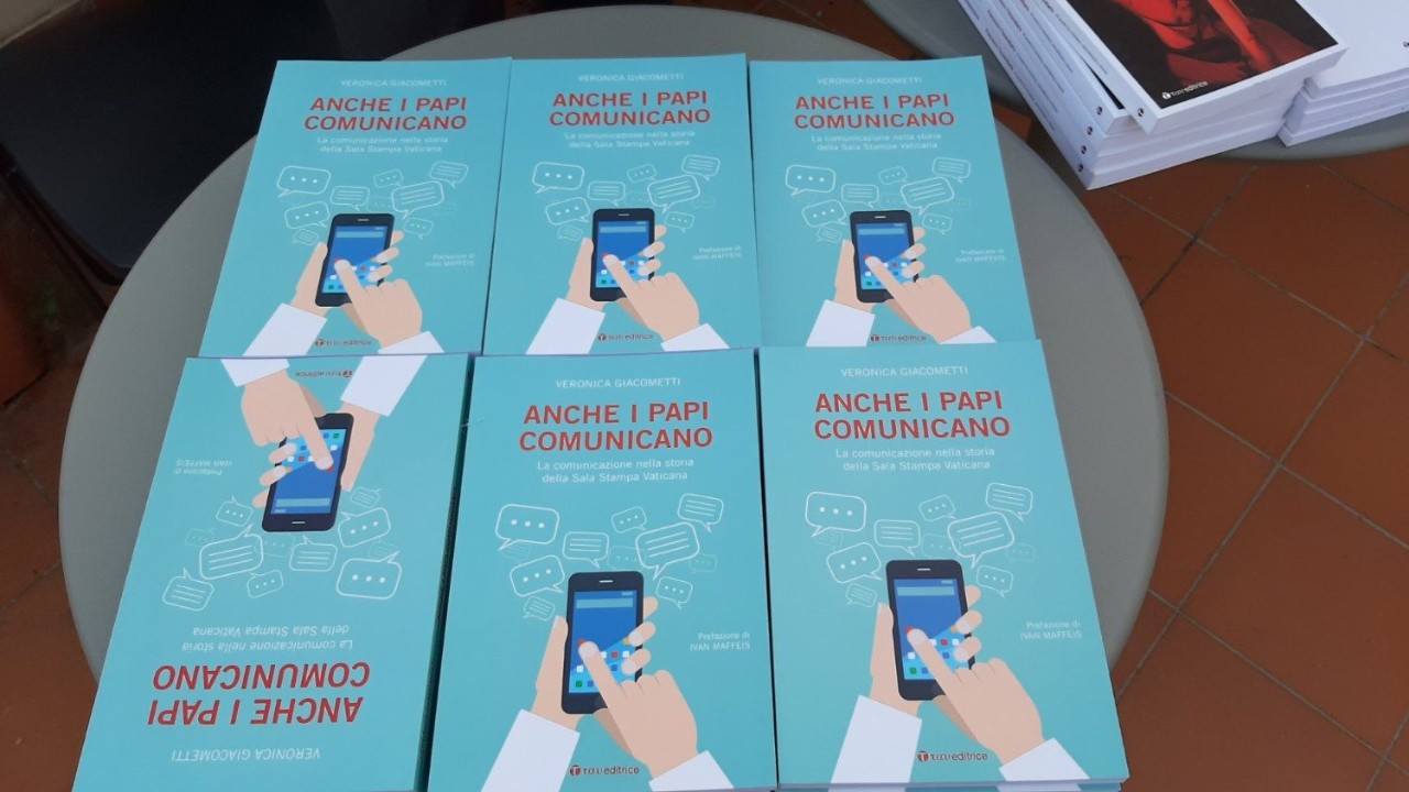 “Anche i Papi comunicano”, un libro per cronisti del Vaticano